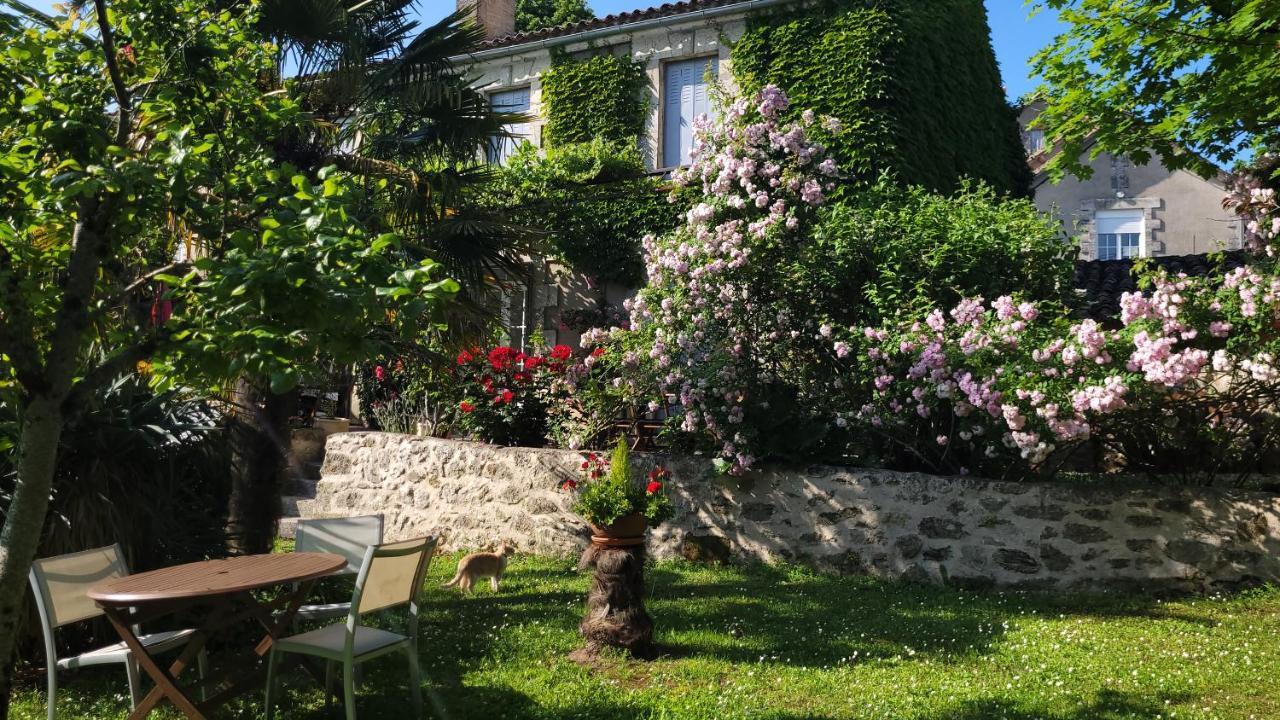 לינה וארוחת בוקר Saint-Michel-de-Montaigne Relais De La Renaissance מראה חיצוני תמונה
